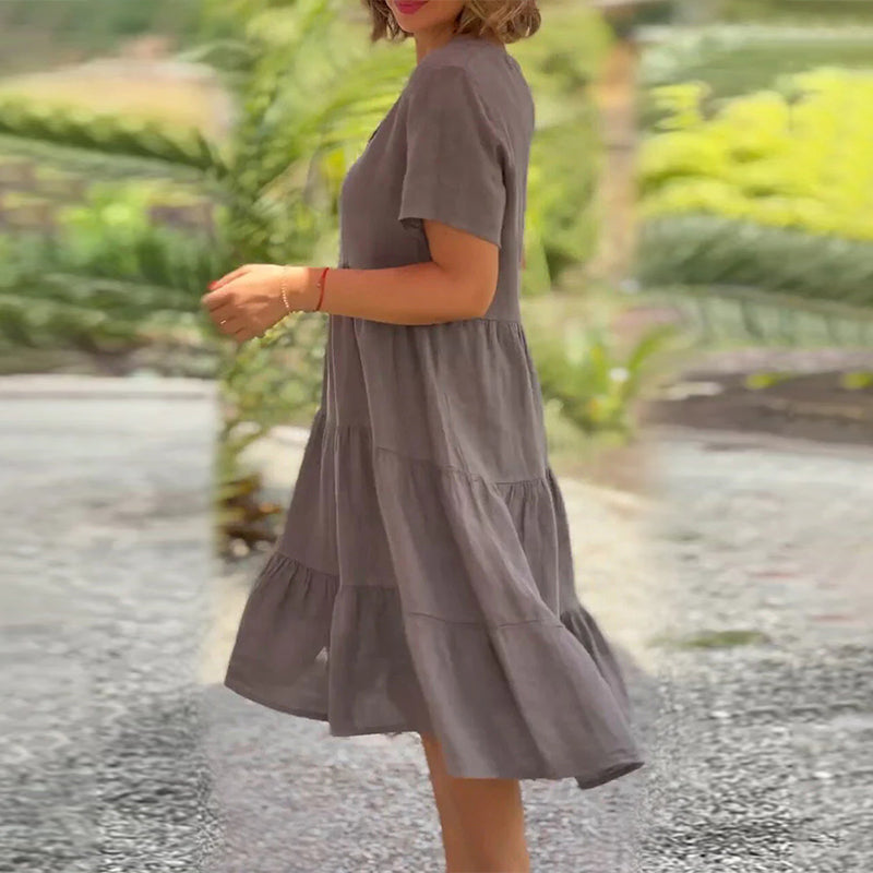 Schlichtes Kleid aus Baumwollleinen mit V-Ausschnitt