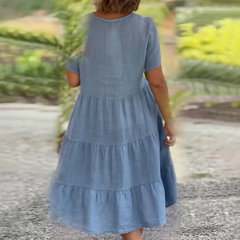 Schlichtes Kleid aus Baumwollleinen mit V-Ausschnitt