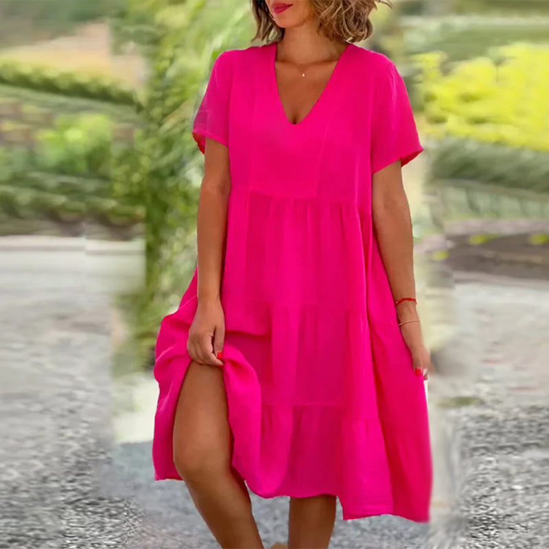 Schlichtes Kleid aus Baumwollleinen mit V-Ausschnitt