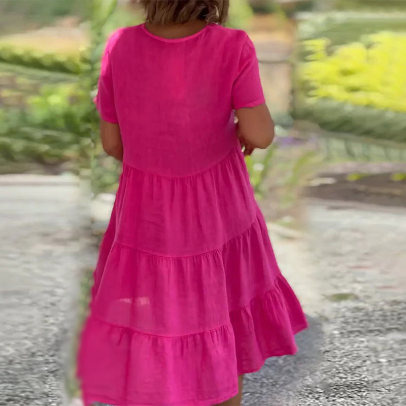 Schlichtes Kleid aus Baumwollleinen mit V-Ausschnitt