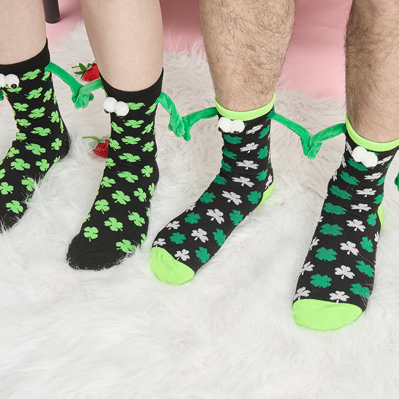 Paar Liebe Magnet hält Hände Socken