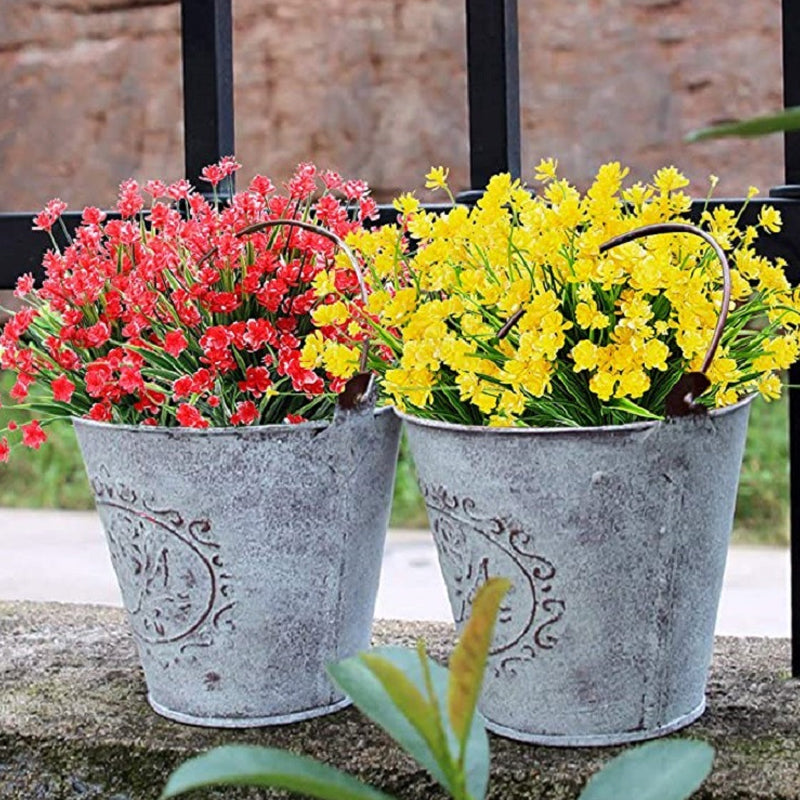 Künstliche Blumen im Freien, 2 Sträuße