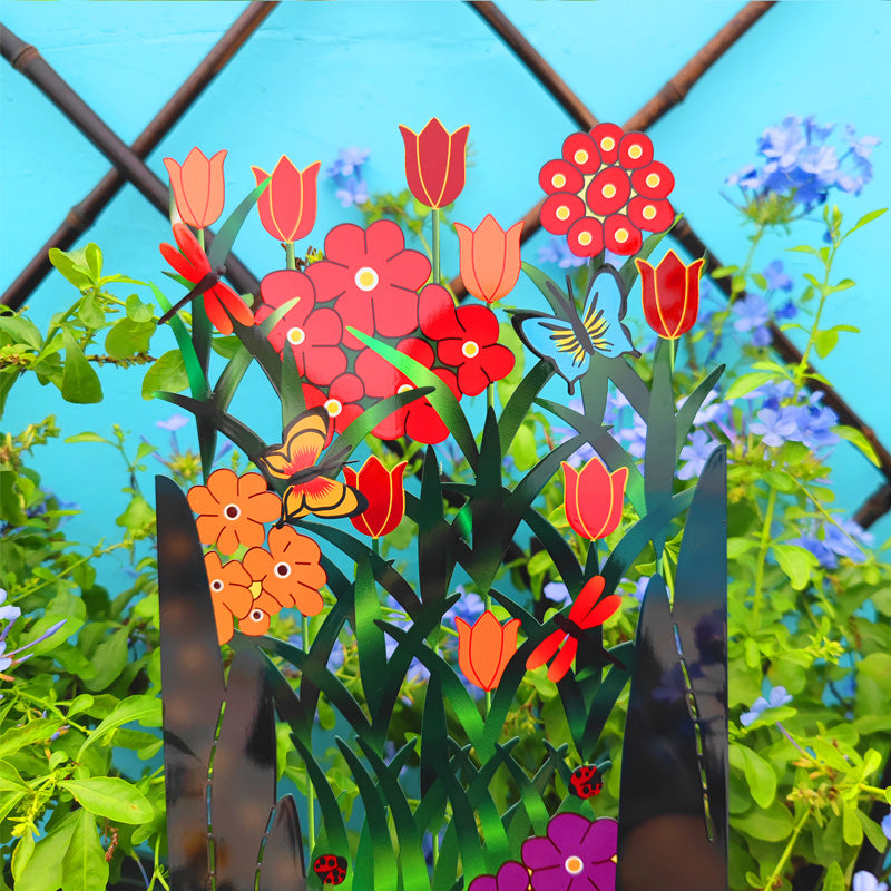 Kreative Blumen-Zaundekoration