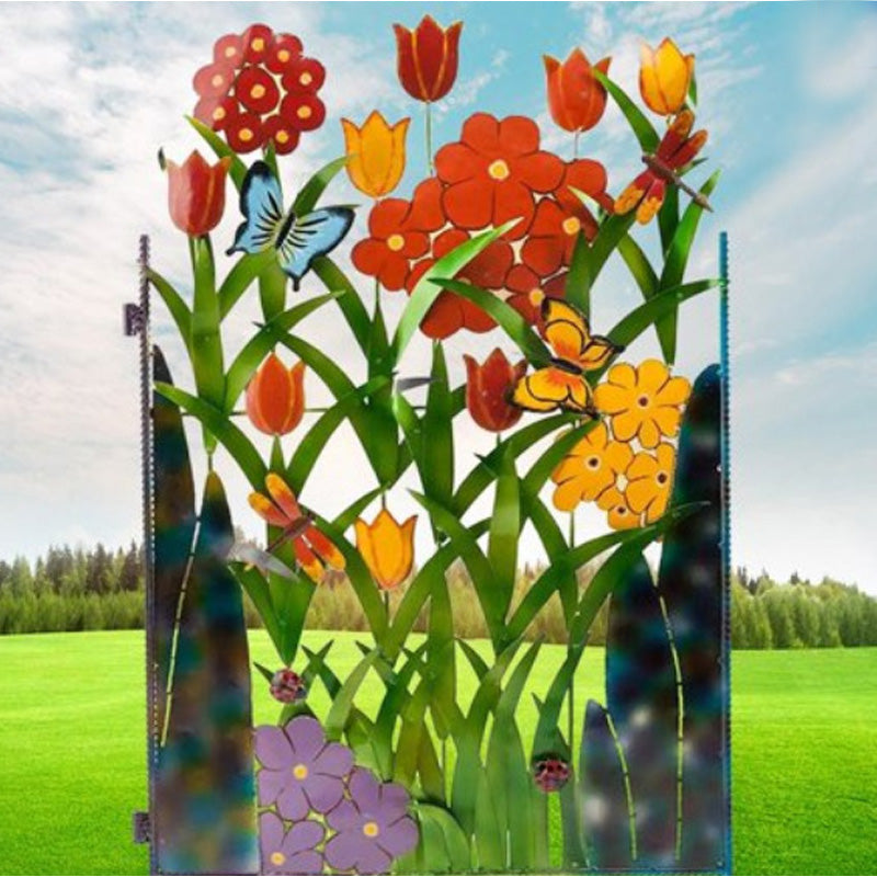 Kreative Blumen-Zaundekoration