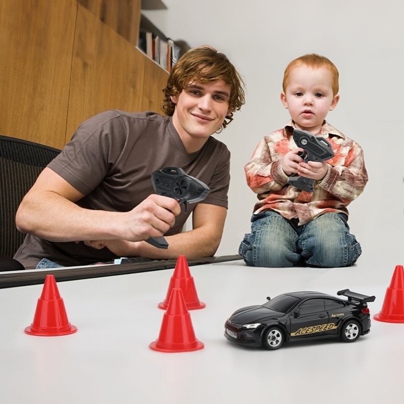 Mini-Drift-Rennwagen mit Fernsteuerung und Beleuchtung